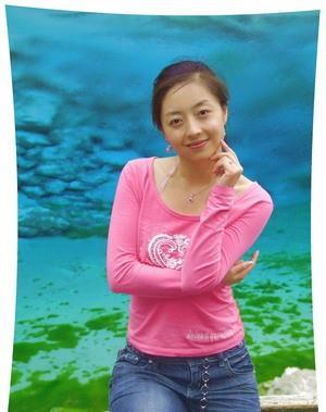 美女主持人佟瑶在河边溺水而亡葬礼上哭到昏厥的丈夫怎样了