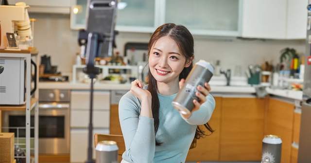 读书也可以开直播韩国知名主播月赚17亿韩元起底韩国直播产业