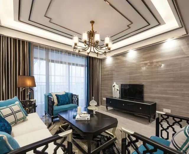 背景墙,吊顶加上金属装饰线条,展现出高品质_腾讯新闻