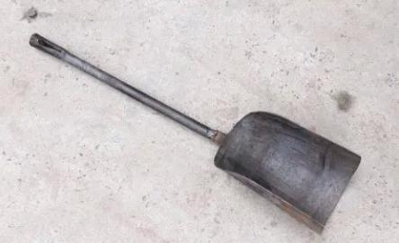 "摸金校尉"鬼鬼祟祟 "分金定穴"落入法网