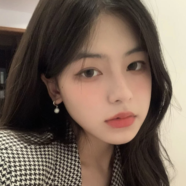 ins招桃花女生头像