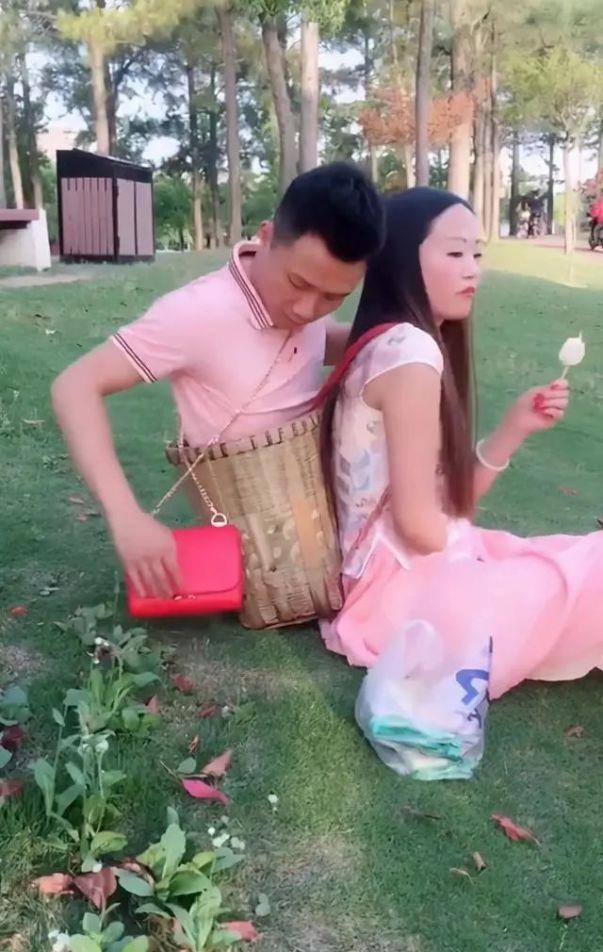 连体夫妻走红后无腿丈夫抛弃断臂妻子两人近况如何