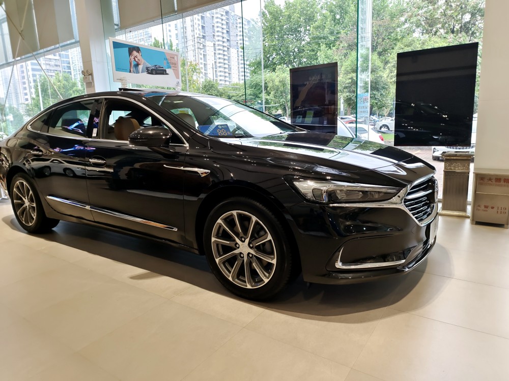 优惠幅度超4万 到店实拍别克君越652t豪华型 最大号的b级车