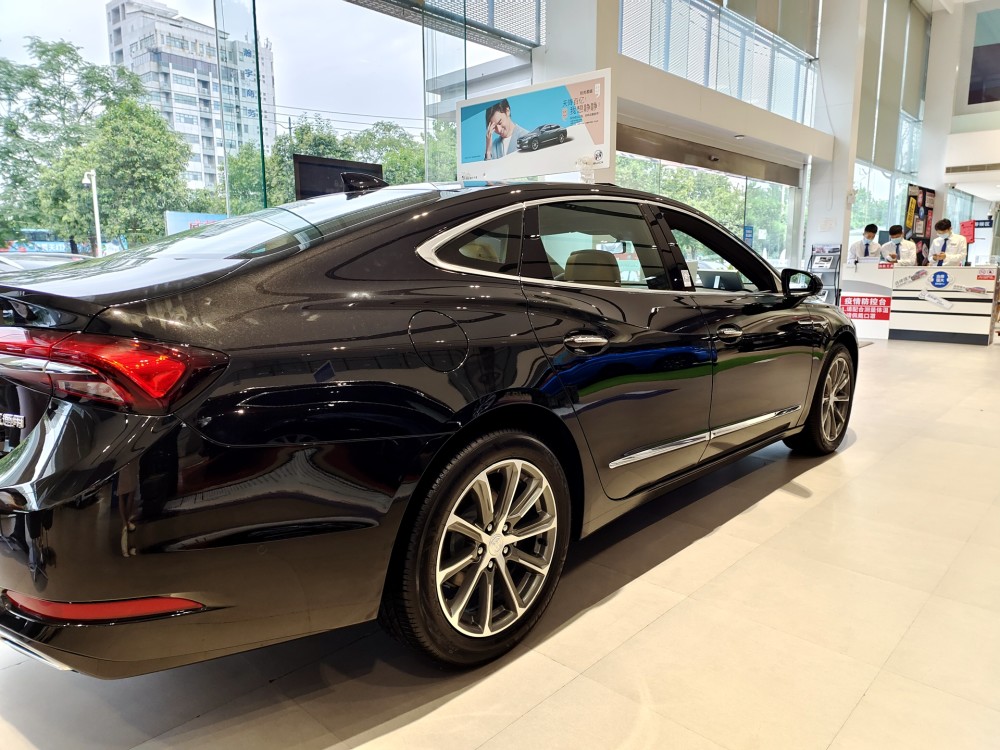 优惠幅度超4万 到店实拍别克君越652t豪华型 最大号的b级车