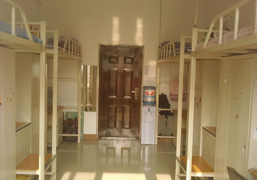 吉林某大学新宿舍"无人想住",原因曝光后,网友直言句句在理_腾讯新闻