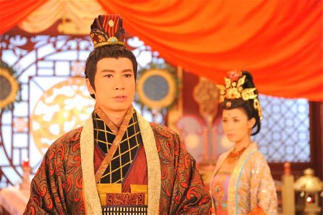 皇子装疯卖傻只为活命 熬死4位皇帝 登基后大杀四方 全网搜