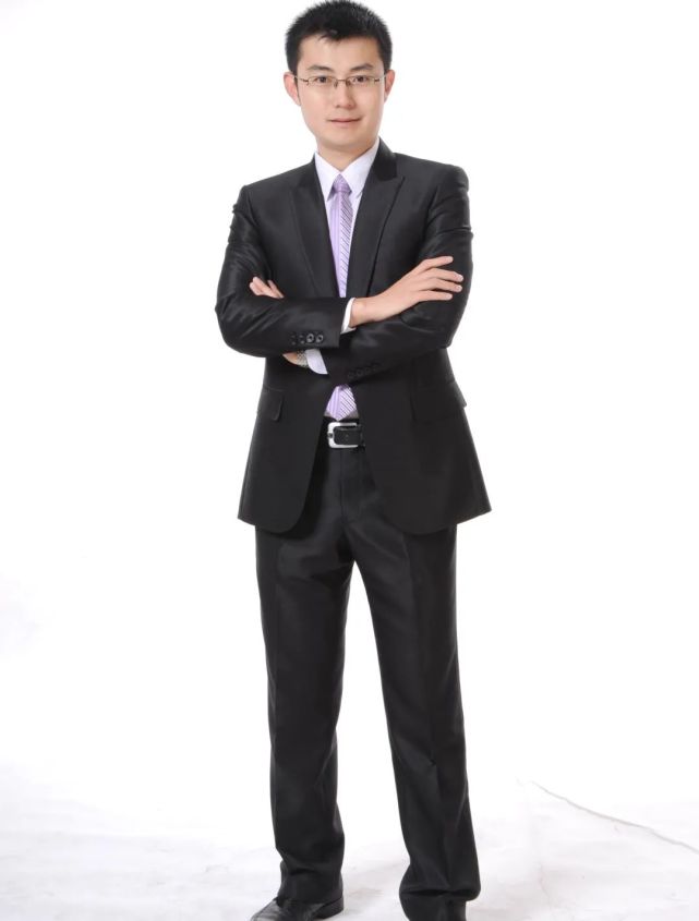 江苏省首届青年主持人业务竞赛"业务能手",《徐州夜新闻》主持人:张元