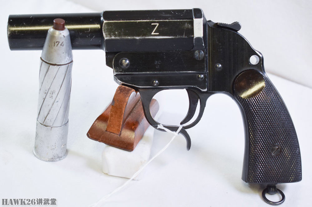 细看:德国z flare信号枪 采用特殊的线膛枪管 可以发射杀伤榴弹_腾讯