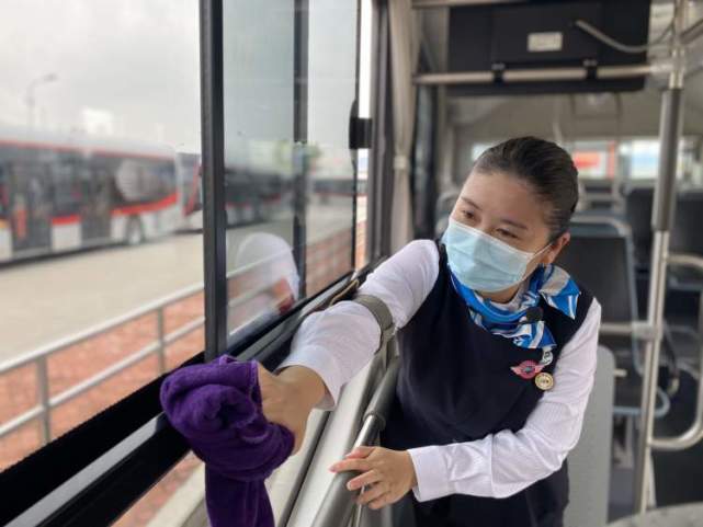 中运量公交线71路运营近五年乘务员用心诠释温馨服务