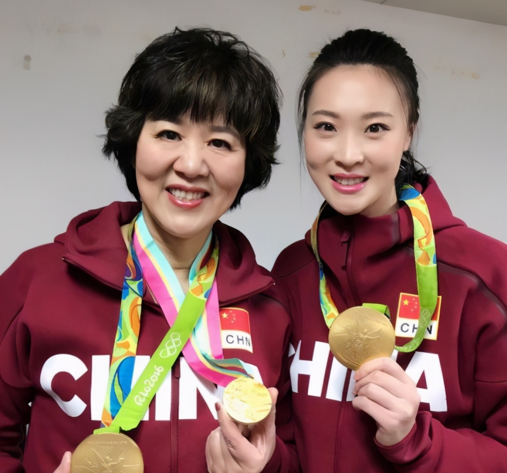 92惠若琪真幸福,1.97赵蕊蕊差在哪,为何40还单身,谁敢娶回家