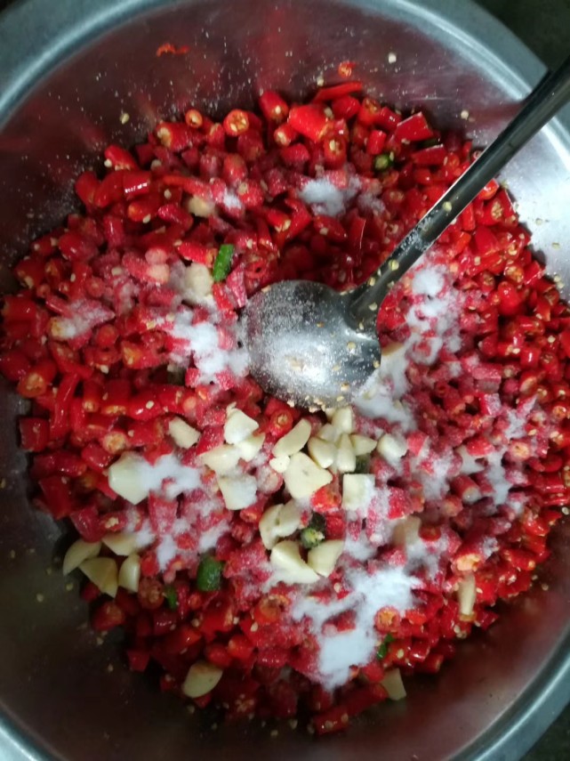 剁辣椒的第一步腌制法(共两步骤)|辣椒|小米椒|剁辣椒|剁椒鱼头