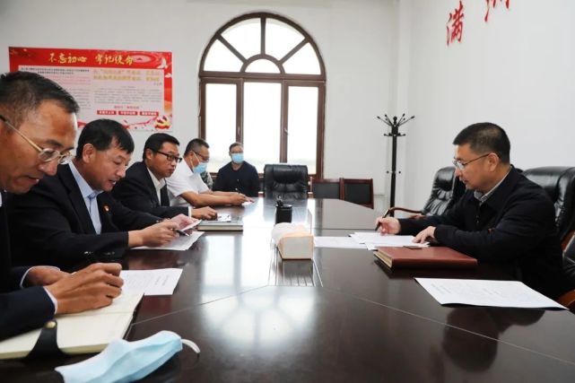 9月3日,市委书记马强来到信访服务中心开展工作调研