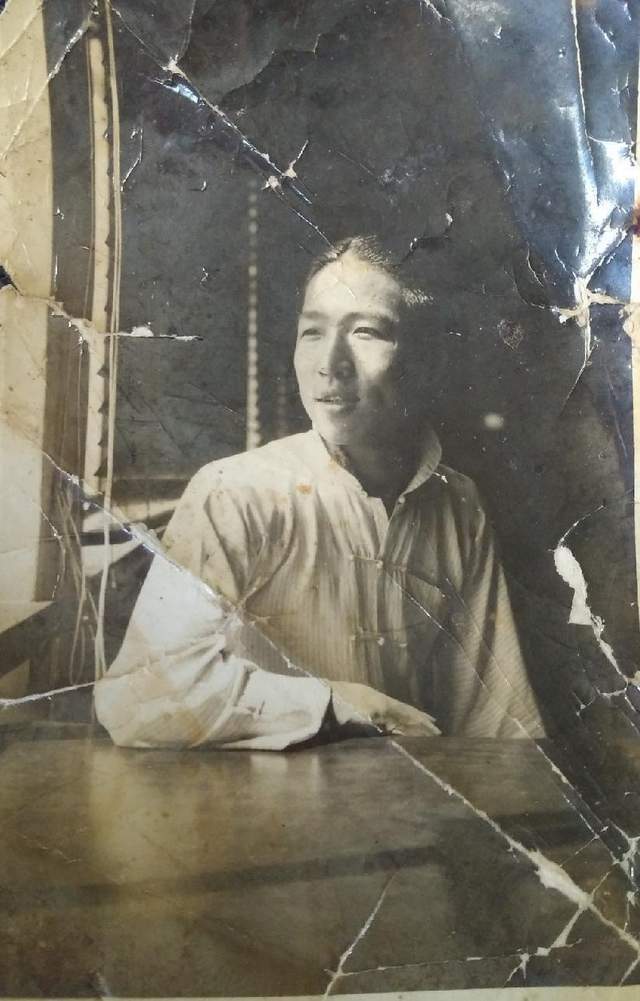 袁克文去世时,遗产仅剩20块无钱办丧,葬礼场面却比父亲的还盛大