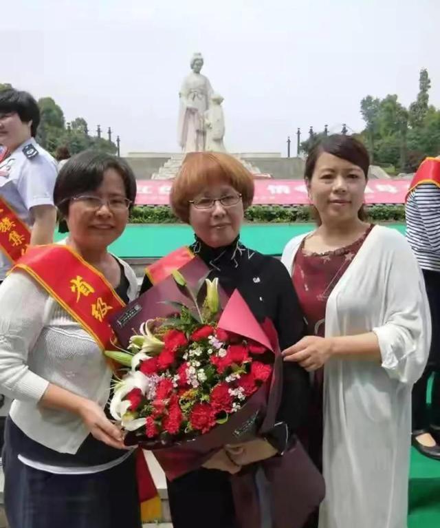 接下来我们就分别说说,许敏这三个特点如何给九江旅游代言带来影响?