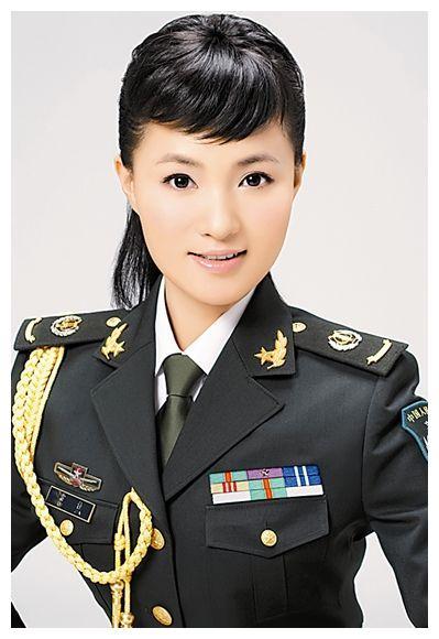 民歌女神雷佳34岁成首位博士级的歌唱家41岁魅力依旧