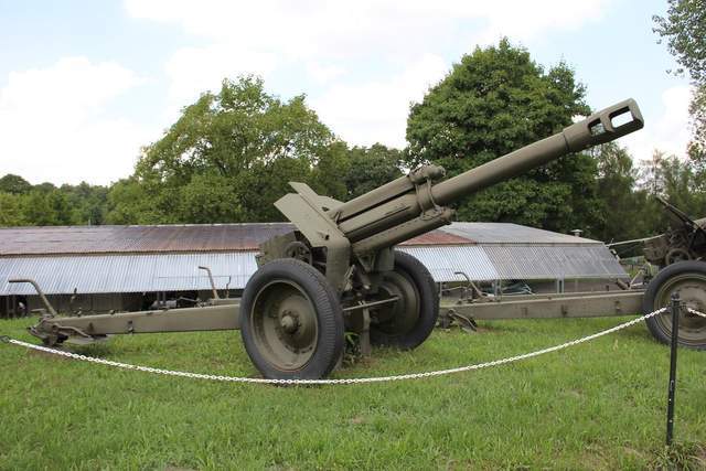塔利班缴获的二战苏军d1型152mm榴弹炮在缴获的火炮中,有不少前苏联ks