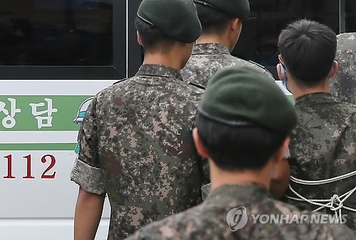 网飞新剧聚焦军队暴力，韩媒：韩国军队自画像领导干部退休年龄