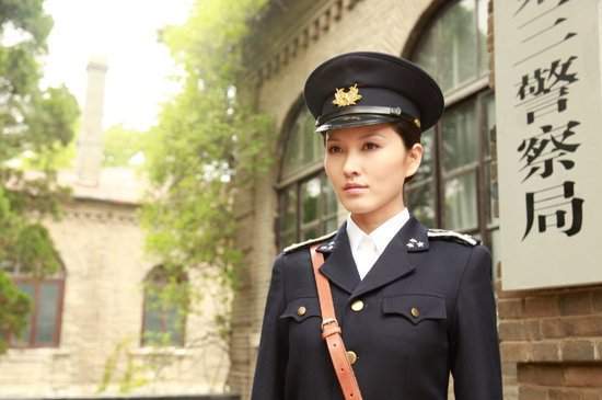 英雄女警张慧打死多名鬼子后受伤被俘被打得浑身青肿惨烈牺牲