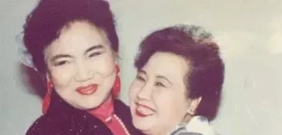 1990年,49岁的陈丽华带着三个孩子嫁给了38岁的迟重瑞