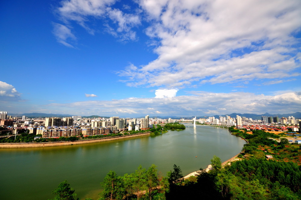 江西多大面积和人口_江西最争气的城市,人口比吉安少,面积比上饶小,却紧追赣