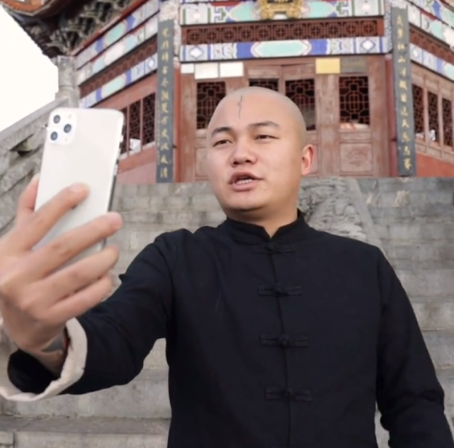 云南达摩与云小海直播约架,因影响恶劣被调查,接受法制教育道歉