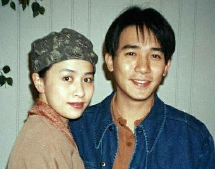 梁朝伟谈刘嘉玲依旧满眼是爱丁克的他对晚辈关心生活并不枯燥