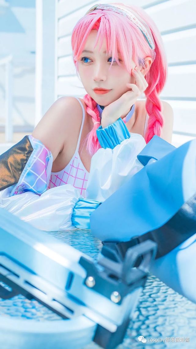 cos:明日方舟蓝毒cos正片@摇曳薄荷