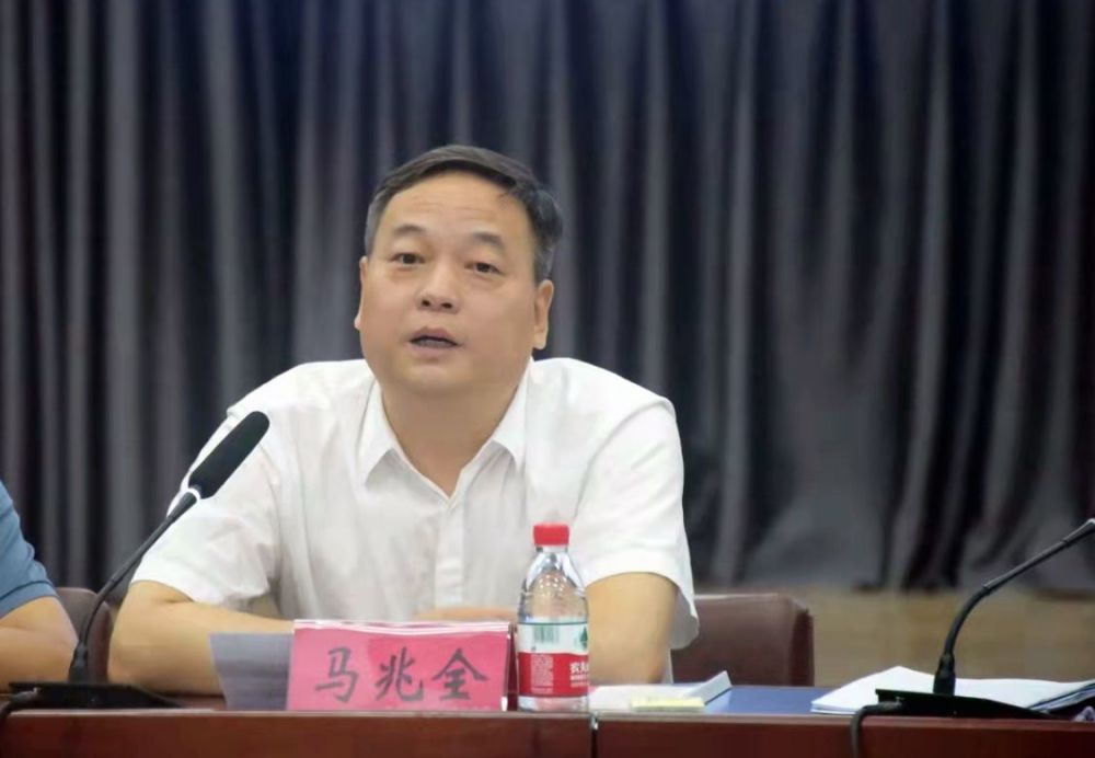 据郑德利介绍,近年来,泰来县持续调优种植结构,大力发展中药材产业,中