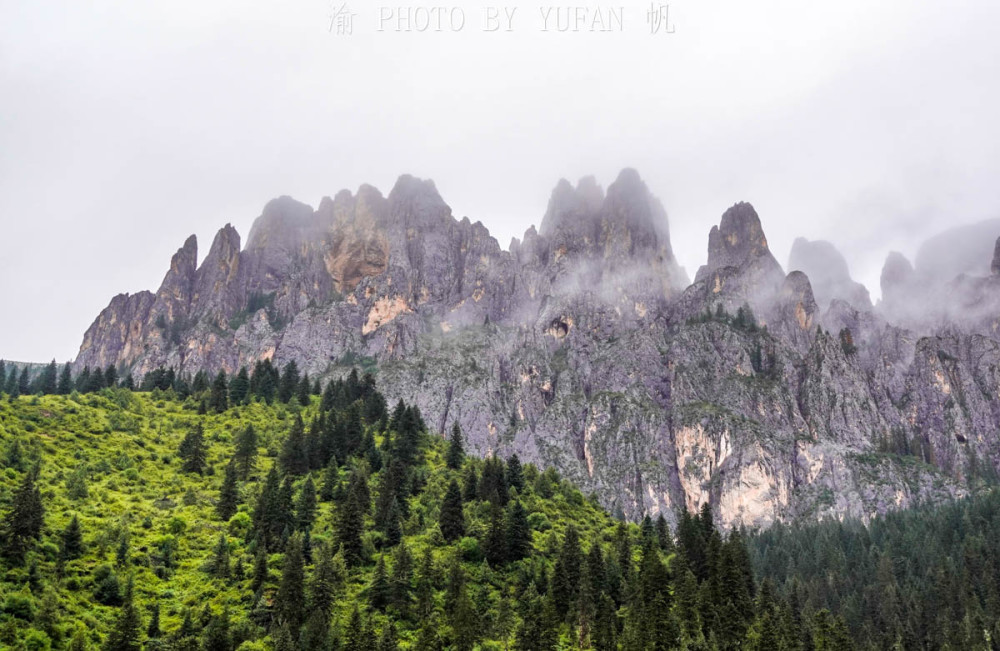 昌都小众秘境雪巴沟,被称为藏东小亚丁,如今仍养在