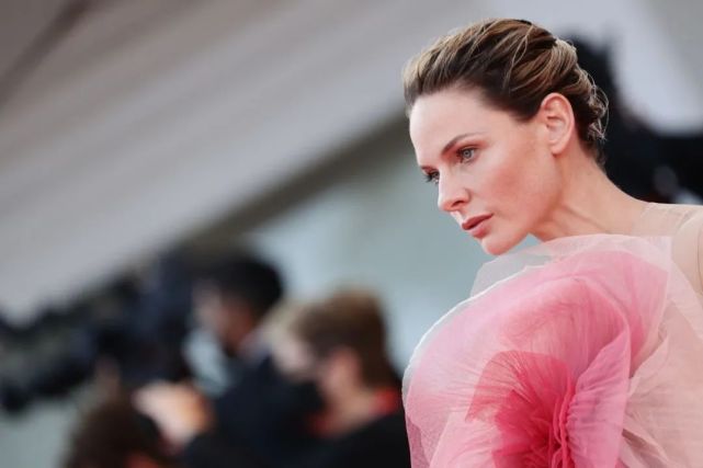 斯特兰·斯卡斯加德,张震,奥斯卡,莎伦·邓肯-布鲁斯特,甜茶,丽贝卡