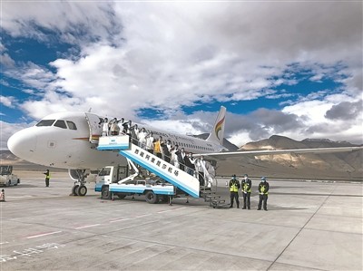 23条空中航线保障新疆西藏新老兵运输投送