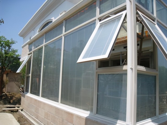 封阳台如今流行用断桥铝门窗，能隔热也能隔音，难怪价格高了(图6)