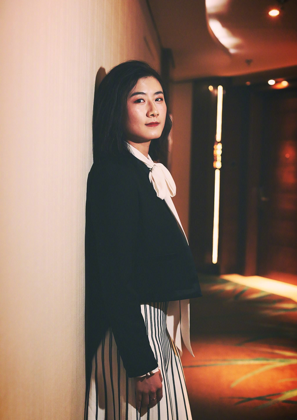 31岁丁宁宣布退役,长发看着挺温柔,奥运冠军变成气场"大姐大"