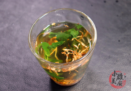 如果你也喜欢吃紫苏叶的话,今天我就用紫苏叶来给