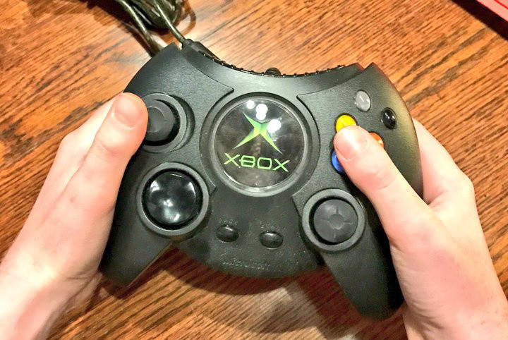 微软将推出Xbox 20 周年纪念版Duke 手柄_腾讯新闻