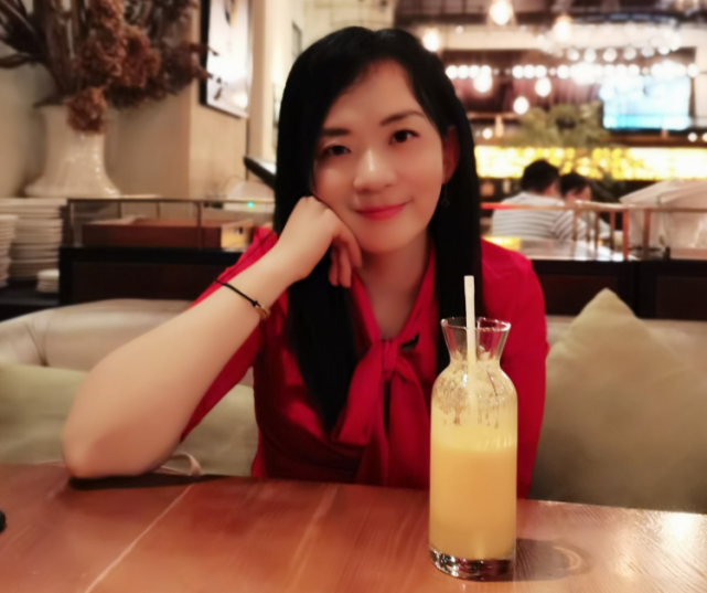 何菲,专栏作家,中国作家协会会员,国家二级音乐编辑.