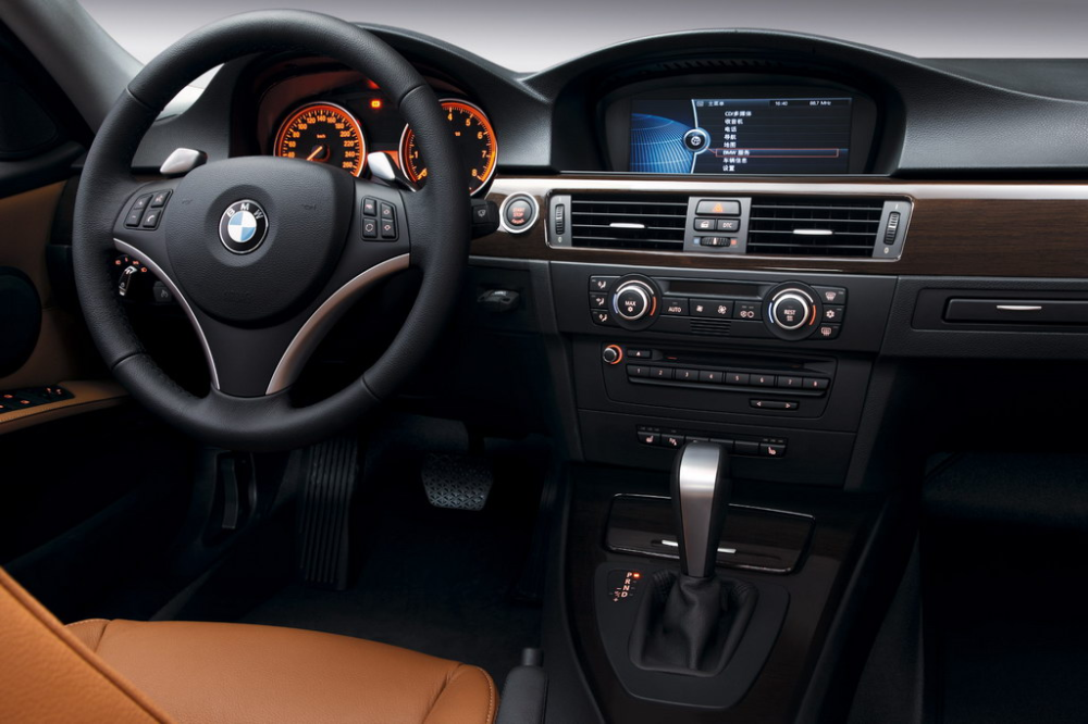 bmw3系绝唱之作宝马e90335i