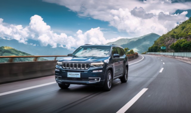jeep大指挥官正式上市,新车全系搭载2.0t涡轮增压发动机