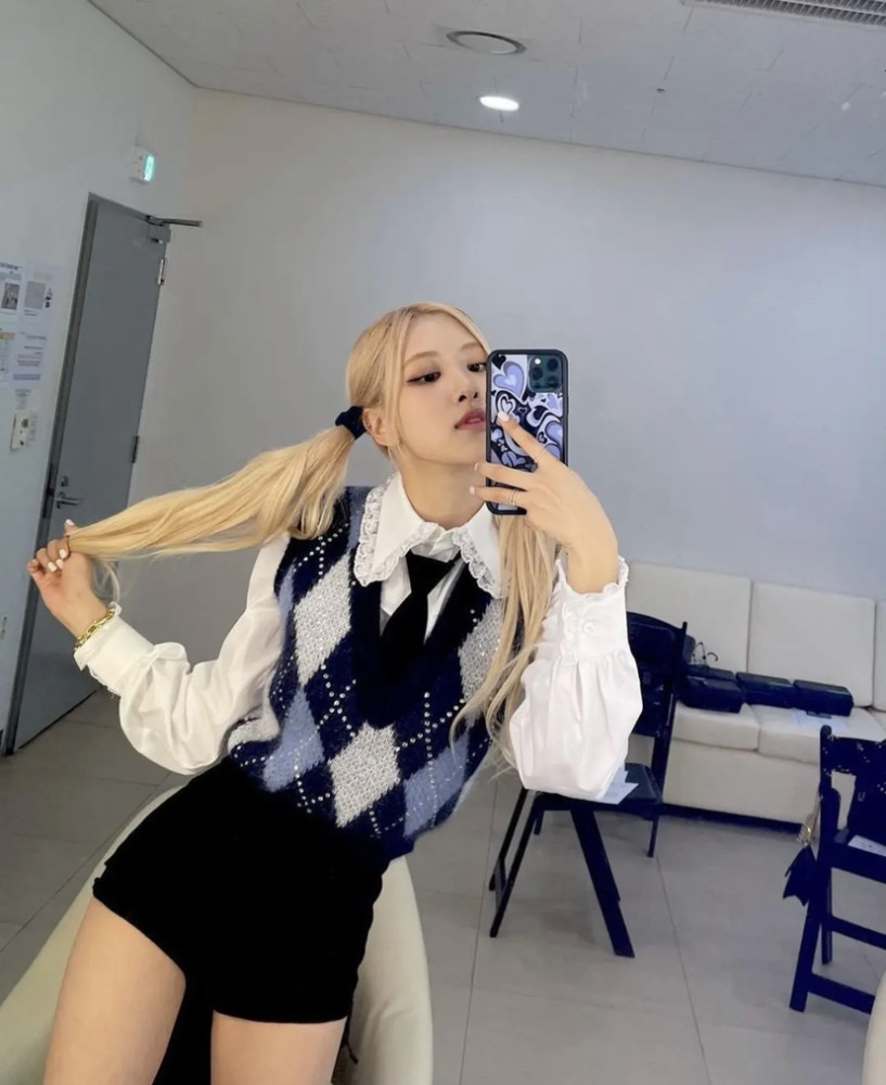 rose朴彩英近期更新图片