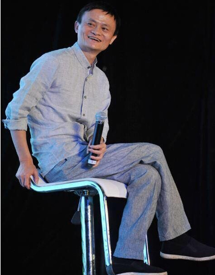 富人形象包装有多强?马云穿布鞋,李嘉诚戴西铁城,雷军晒国产鞋