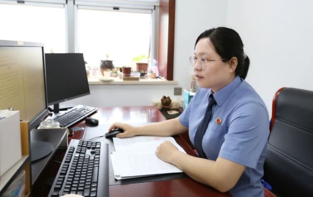 在第一届全省民事检察业务竞赛中,济南市市中区人民检察院程昕被评为"