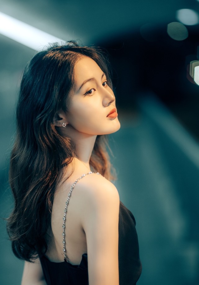 模卡 推荐艺人:央央