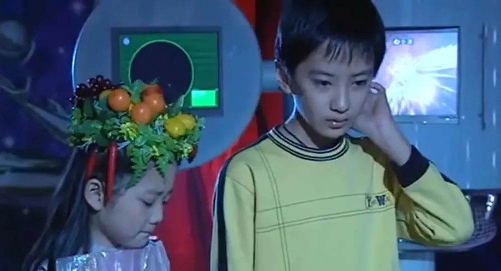 快乐星球17年演员今昔对比多面体成高颜值学霸老爷爷气场依旧