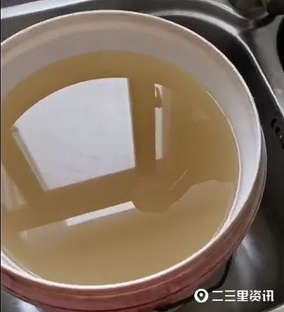 吃水难!浑浊发黄还掺有泥沙,商州区河涧小区住户:这水根本没法吃