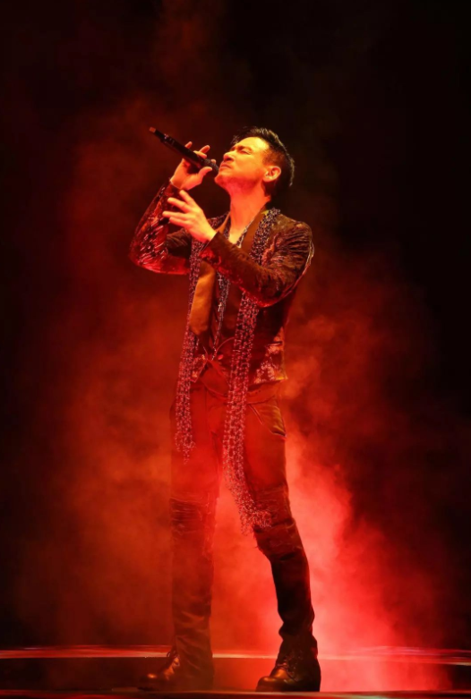 唱歌遭淘汰,酗酒被女友甩,从打工仔到天王,张学友的奇遇人生