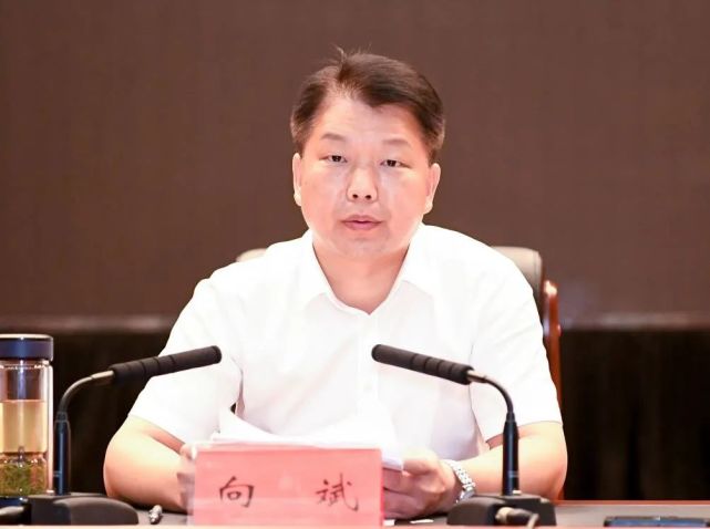 副书记,市长盛文军主持会议,市人大常委会主任舒敏,市委副书记金茂清