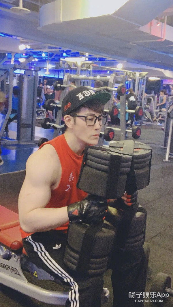 还记得《海豚湾恋人》的许绍洋吗?去当健身教练了?