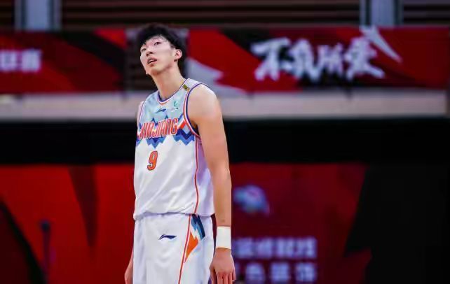 周琦 重返契机！周琦有望签约海外劲旅，中国德比？或复刻泰特重回NBA
