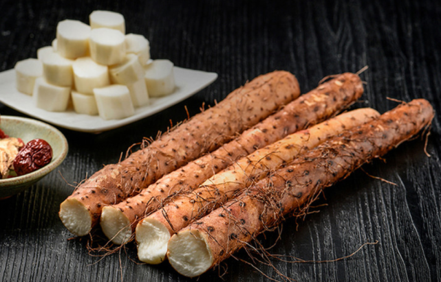 在《医学衷中参西录》中提到了一个叫"薯蓣饮"的方子,薯蓣就是山药