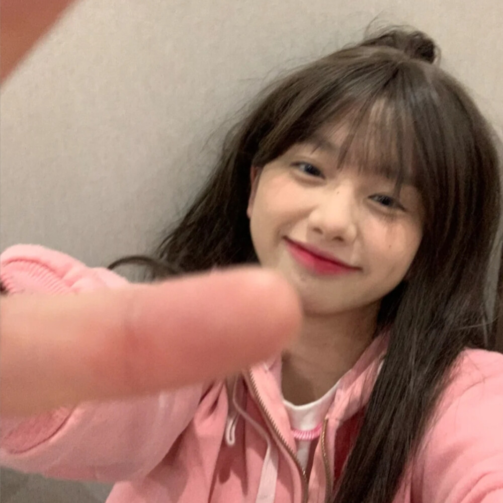 头像|粘人的小猫没有错 粘对人就好啦